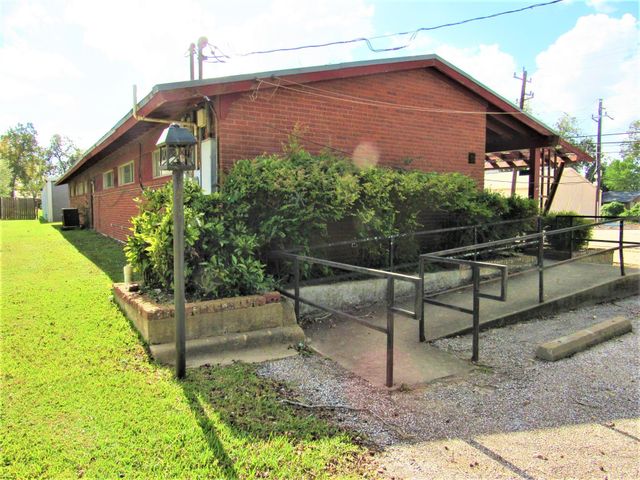 1116 N Fulton Street, Wharton, TX 77488