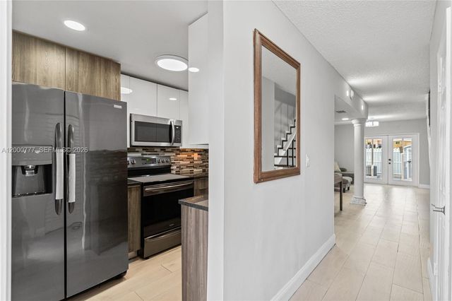 1705 W 57th St 506, Hialeah, FL 33012