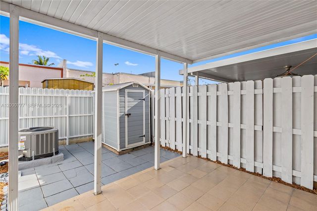 1705 W 57th St 506, Hialeah, FL 33012