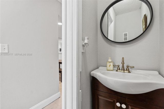 1705 W 57th St 506, Hialeah, FL 33012