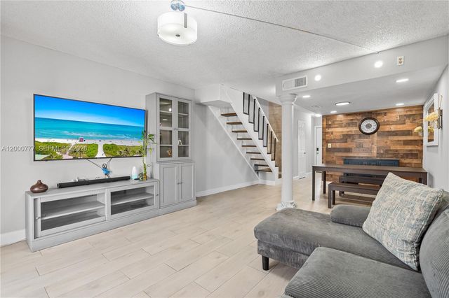 1705 W 57th St 506, Hialeah, FL 33012