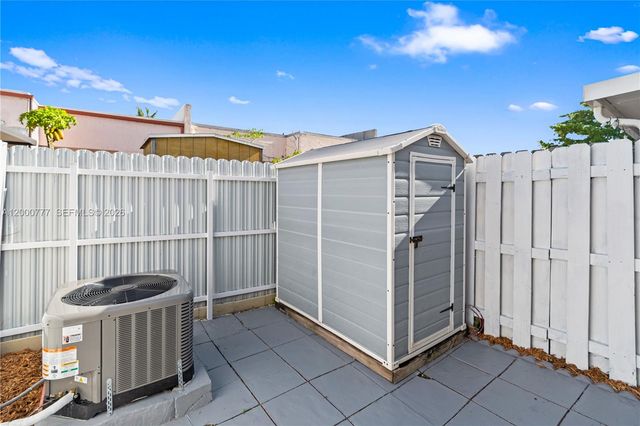 1705 W 57th St 506, Hialeah, FL 33012