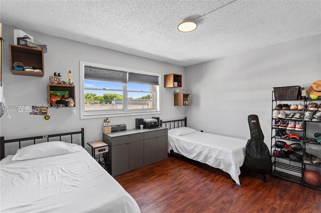 1705 W 57th St 506, Hialeah, FL 33012