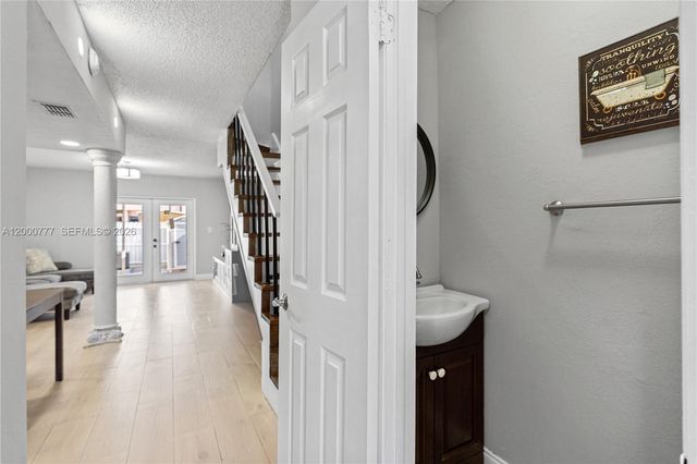 1705 W 57th St 506, Hialeah, FL 33012