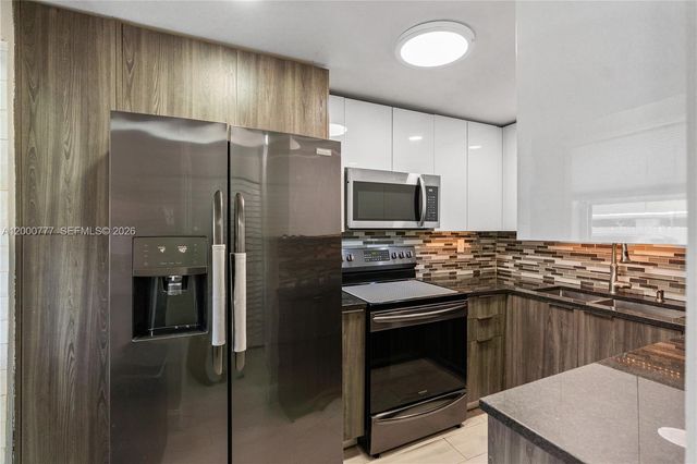 1705 W 57th St 506, Hialeah, FL 33012