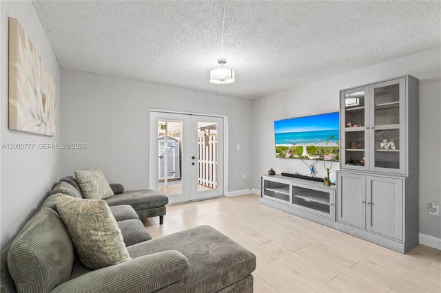 1705 W 57th St 506, Hialeah, FL 33012