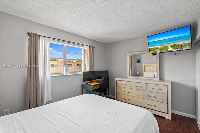 1705 W 57th St 506, Hialeah, FL 33012