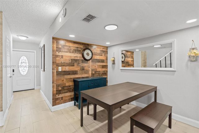 1705 W 57th St 506, Hialeah, FL 33012