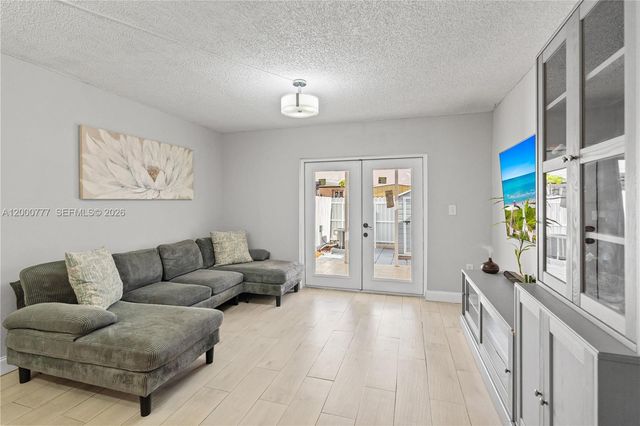 1705 W 57th St 506, Hialeah, FL 33012