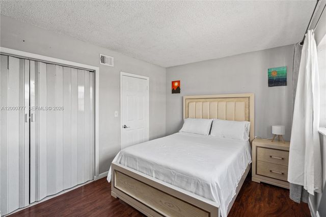 1705 W 57th St 506, Hialeah, FL 33012