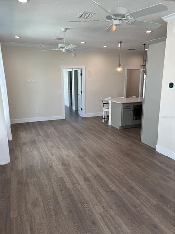 12040 LAKESHORE WAY, Oxford, FL 34484