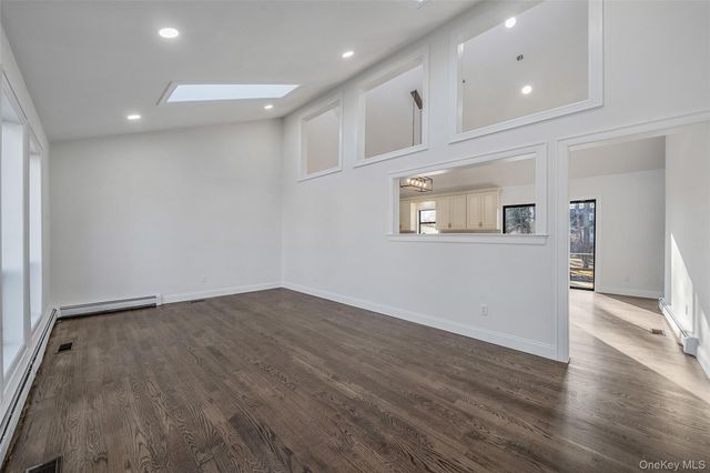 4 Rainbow Court, Middle Island, NY 11953