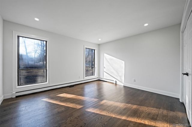 4 Rainbow Court, Middle Island, NY 11953