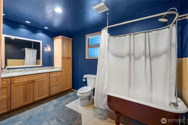 4014 32nd Avenue SW, Seattle, WA 98126