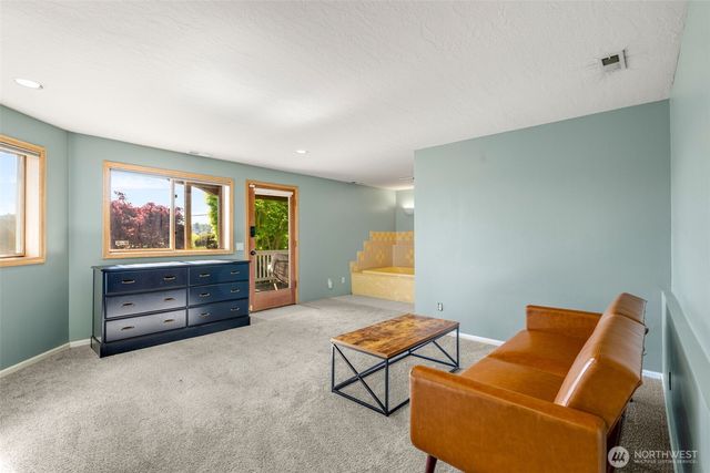 4014 32nd Avenue SW, Seattle, WA 98126