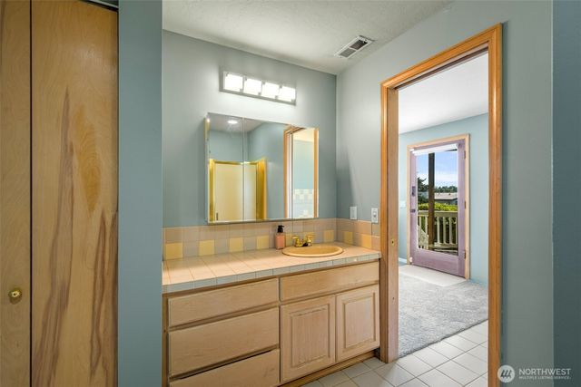 4014 32nd Avenue SW, Seattle, WA 98126