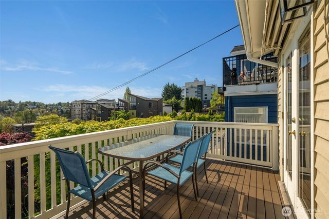 4014 32nd Avenue SW, Seattle, WA 98126