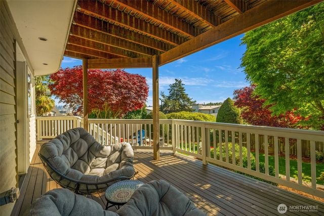 4014 32nd Avenue SW, Seattle, WA 98126