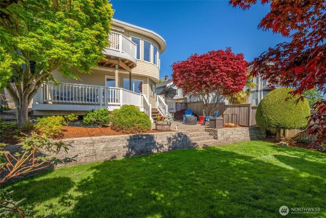 4014 32nd Avenue SW, Seattle, WA 98126