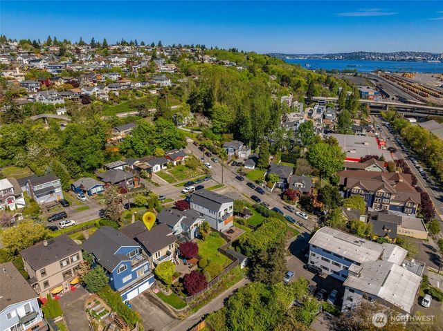 4014 32nd Avenue SW, Seattle, WA 98126