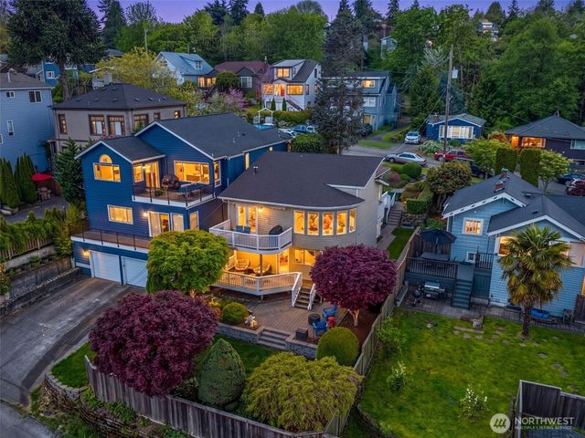 4014 32nd Avenue SW, Seattle, WA 98126