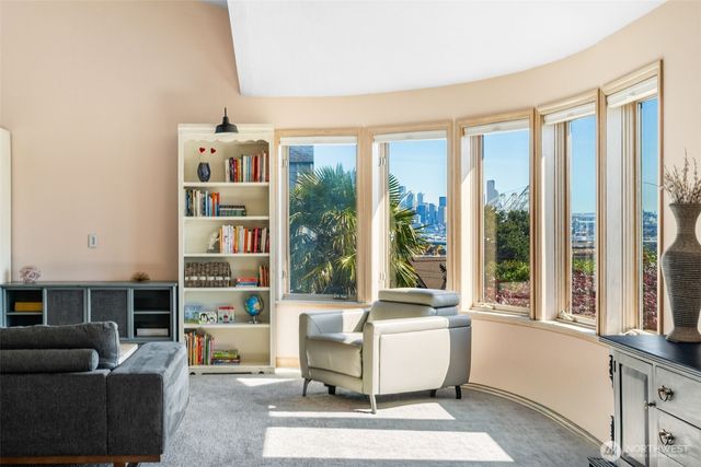 4014 32nd Avenue SW, Seattle, WA 98126