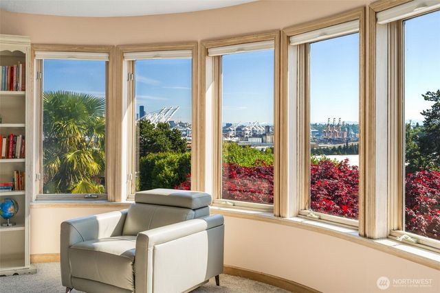 4014 32nd Avenue SW, Seattle, WA 98126