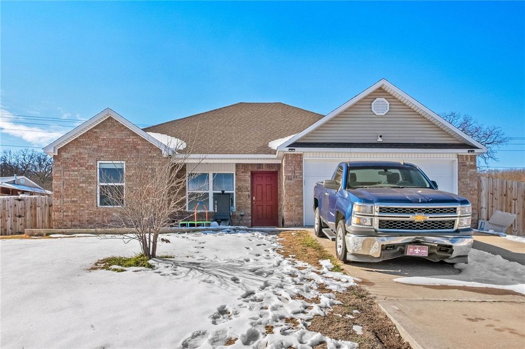 1137 Willow Oak Street, Elkins, AR 72727