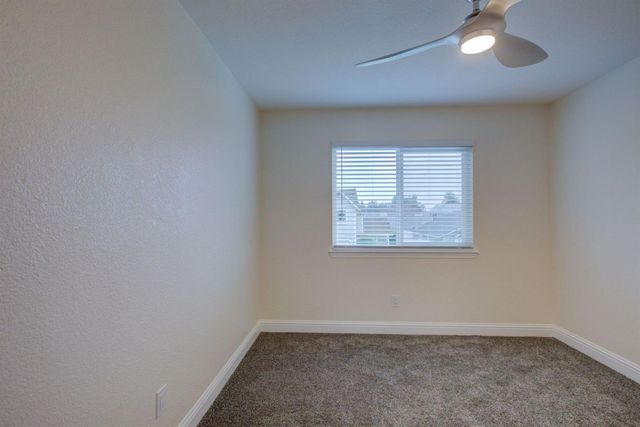 1001 Jacquelinelee Dr, Turlock, CA 95382