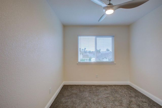 1001 Jacquelinelee Dr, Turlock, CA 95382