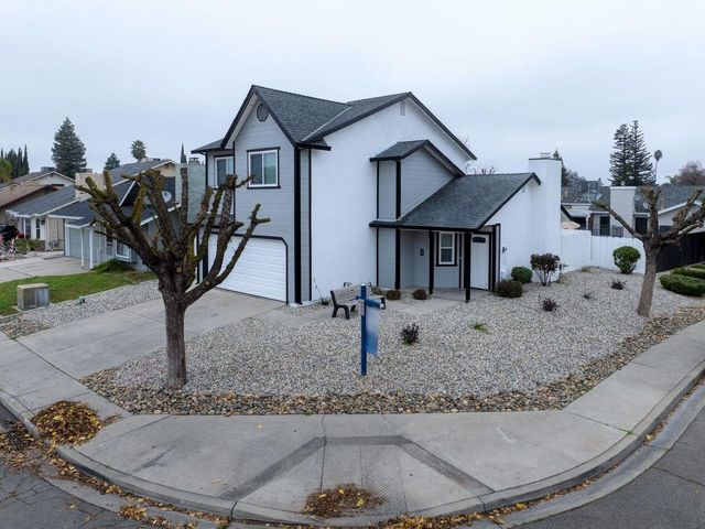 1001 Jacquelinelee Dr, Turlock, CA 95382