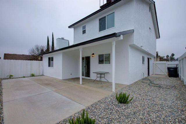 1001 Jacquelinelee Dr, Turlock, CA 95382