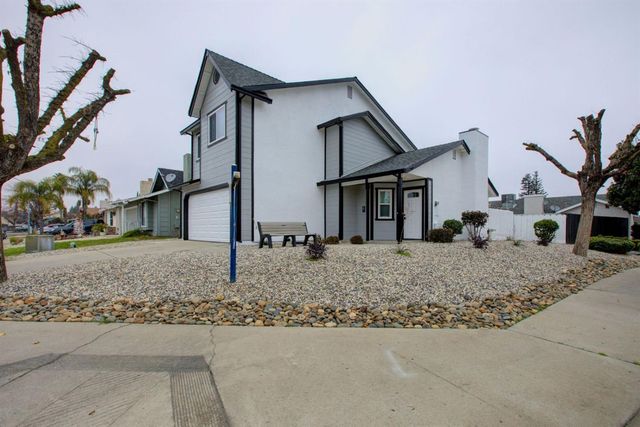 1001 Jacquelinelee Dr, Turlock, CA 95382