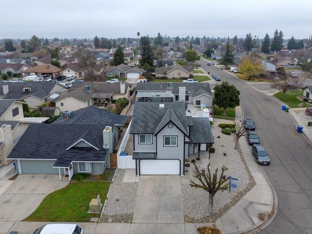 1001 Jacquelinelee Dr, Turlock, CA 95382