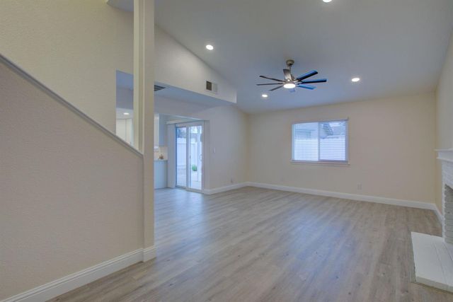 1001 Jacquelinelee Dr, Turlock, CA 95382