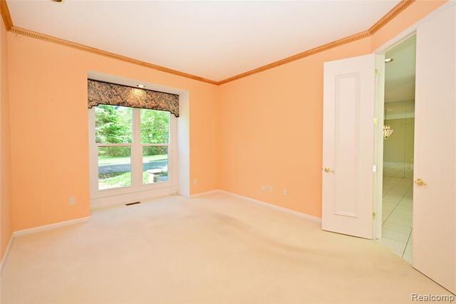 2749 Nicole Court, West Bloomfield, MI 48324