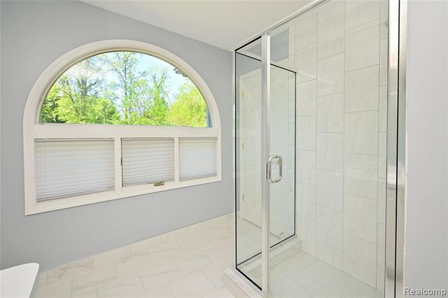 2749 Nicole Court, West Bloomfield, MI 48324
