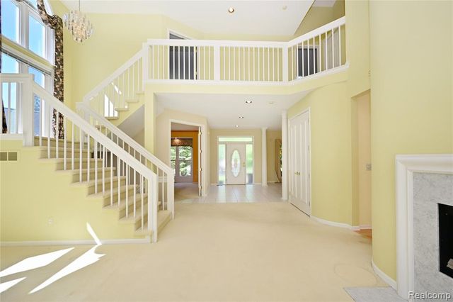 2749 Nicole Court, West Bloomfield, MI 48324