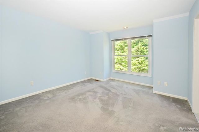2749 Nicole Court, West Bloomfield, MI 48324
