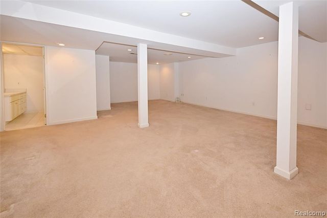 2749 Nicole Court, West Bloomfield, MI 48324