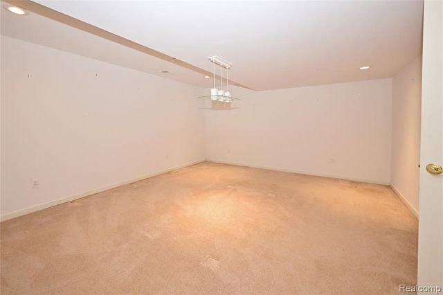2749 Nicole Court, West Bloomfield, MI 48324