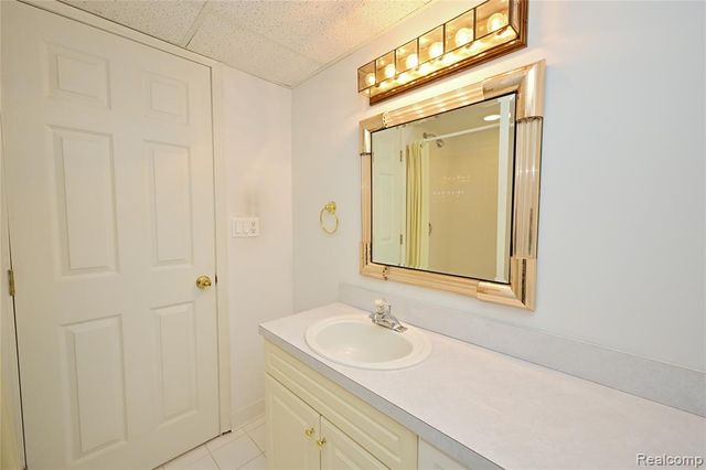 2749 Nicole Court, West Bloomfield, MI 48324