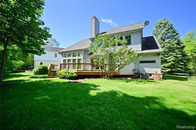2749 Nicole Court, West Bloomfield, MI 48324