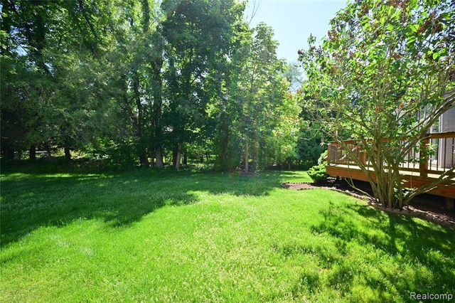 2749 Nicole Court, West Bloomfield, MI 48324