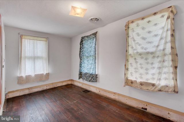 7640 INTERSECTION RD, Glen Rock, PA 17327