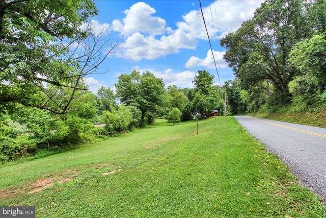 7640 INTERSECTION RD, Glen Rock, PA 17327