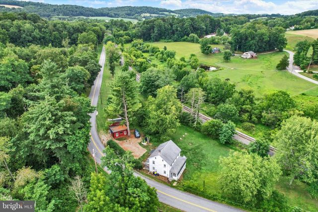 7640 INTERSECTION RD, Glen Rock, PA 17327
