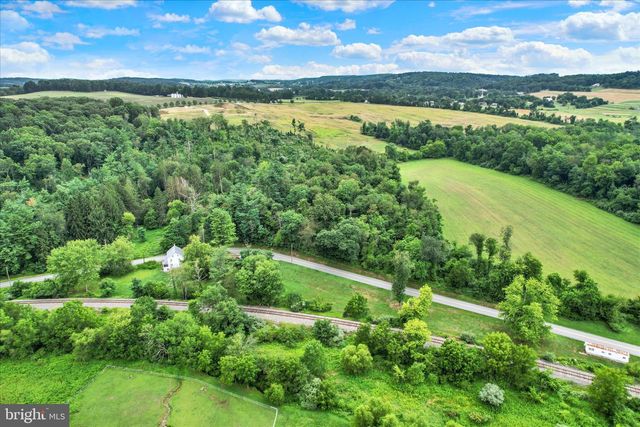 7640 INTERSECTION RD, Glen Rock, PA 17327