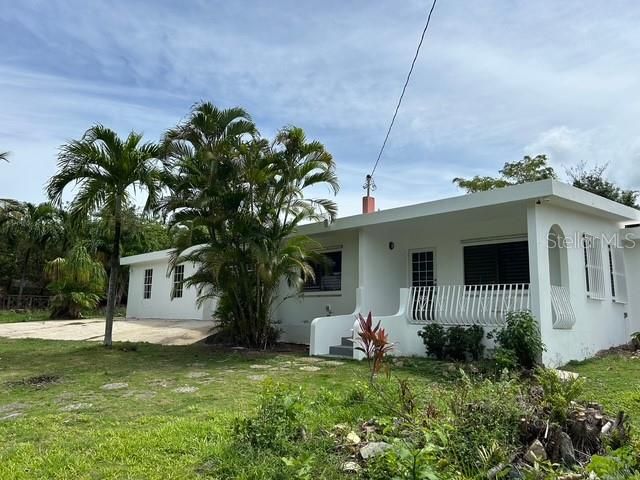 interior 200 LAS PALMAS, Vieques, PR 00765