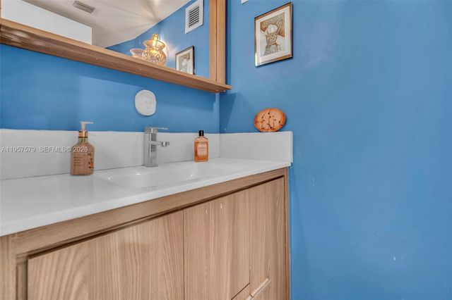 2029 N Ocean Blvd 106, Fort Lauderdale, FL 33305